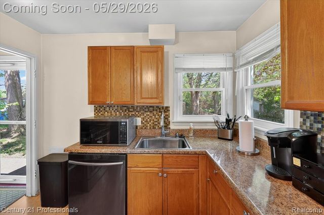 28688 Emerson Street, Inkster, MI 48141