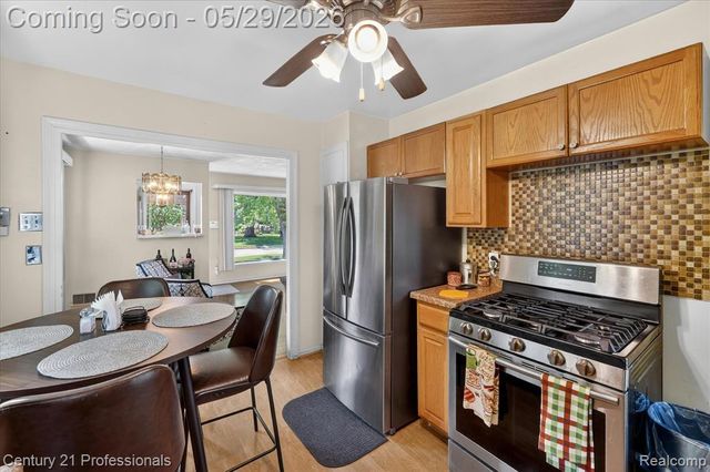 28688 Emerson Street, Inkster, MI 48141