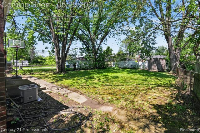 28688 Emerson Street, Inkster, MI 48141