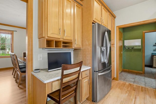 3208 S SOLITUDE LANE, Appleton, WI 54915