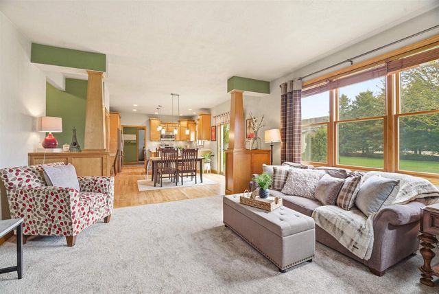 3208 S SOLITUDE LANE, Appleton, WI 54915