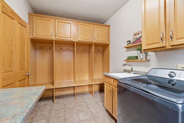 3208 S SOLITUDE LANE, Appleton, WI 54915