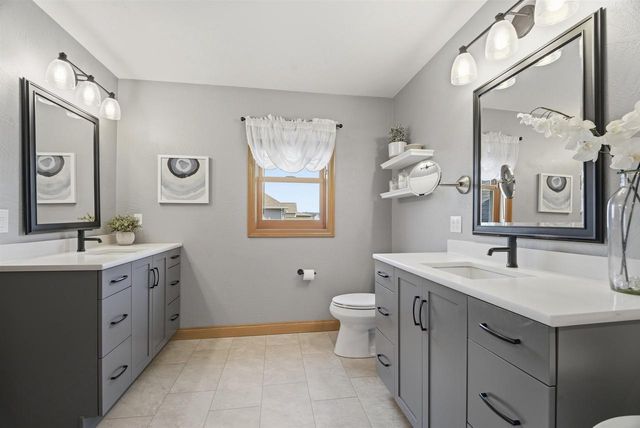 3208 S SOLITUDE LANE, Appleton, WI 54915