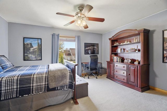 3208 S SOLITUDE LANE, Appleton, WI 54915