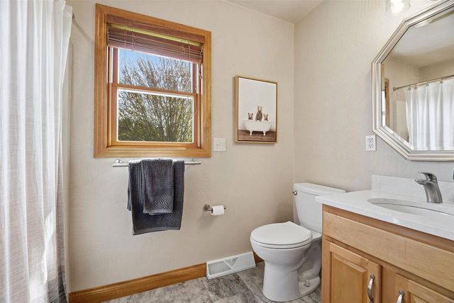 3208 S SOLITUDE LANE, Appleton, WI 54915