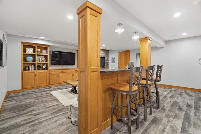 3208 S SOLITUDE LANE, Appleton, WI 54915