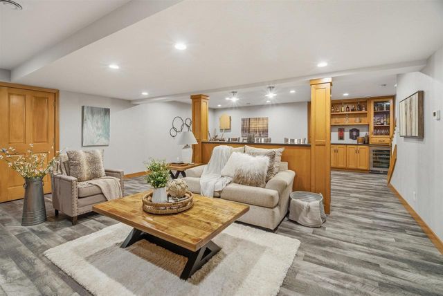 3208 S SOLITUDE LANE, Appleton, WI 54915