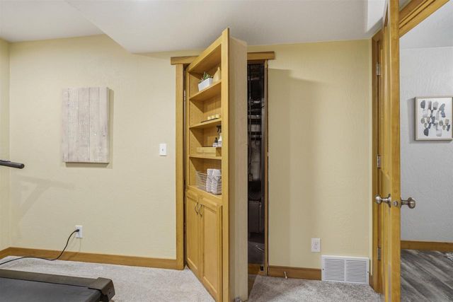 3208 S SOLITUDE LANE, Appleton, WI 54915