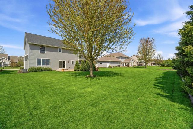 3208 S SOLITUDE LANE, Appleton, WI 54915