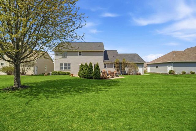 3208 S SOLITUDE LANE, Appleton, WI 54915