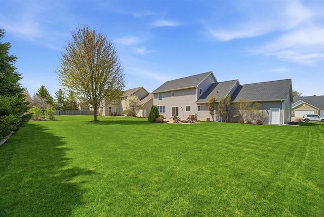 3208 S SOLITUDE LANE, Appleton, WI 54915