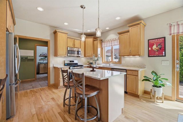 3208 S SOLITUDE LANE, Appleton, WI 54915