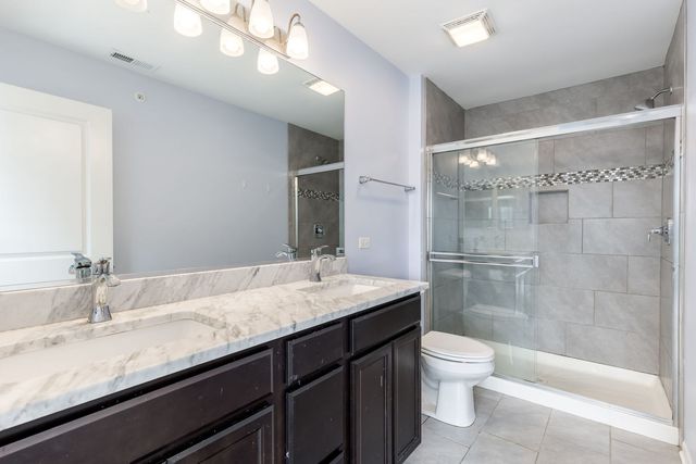 822 Center Street, Des Plaines, IL 60016