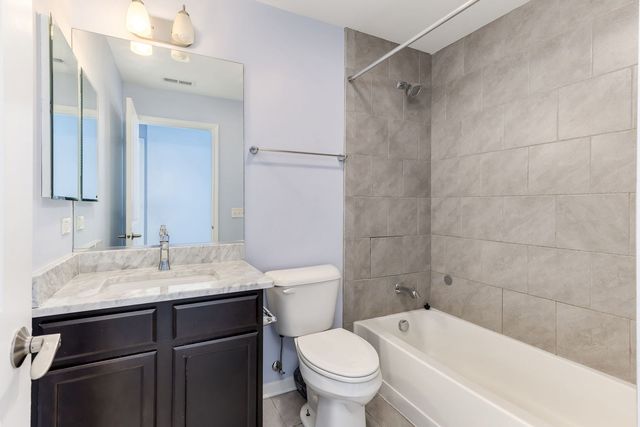 822 Center Street, Des Plaines, IL 60016