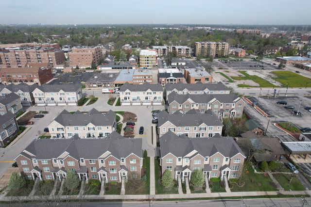 822 Center Street, Des Plaines, IL 60016