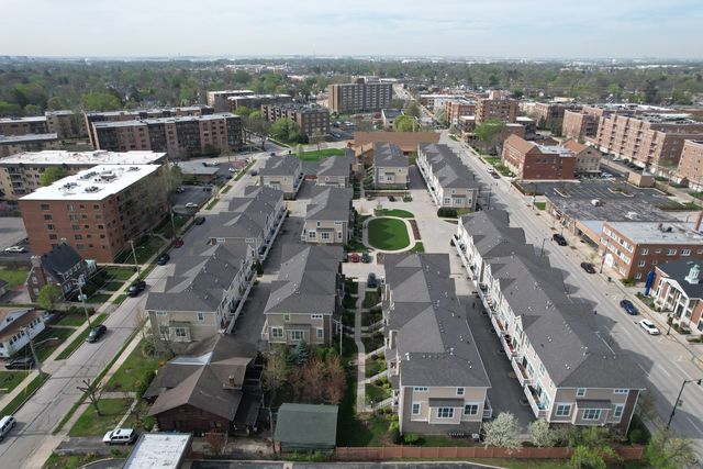 822 Center Street, Des Plaines, IL 60016