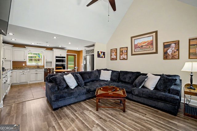 130 Oliver Way, Fayetteville, GA 30214