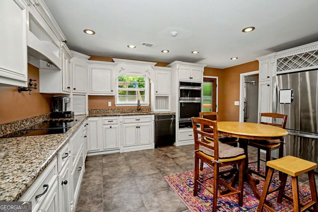 130 Oliver Way, Fayetteville, GA 30214