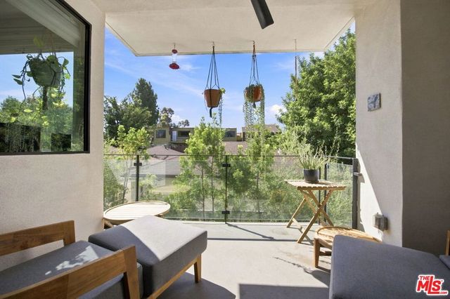 11622 Colfax Meadow Lane, Studio City, CA 91604