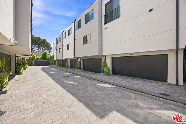 11622 Colfax Meadow Lane, Studio City, CA 91604