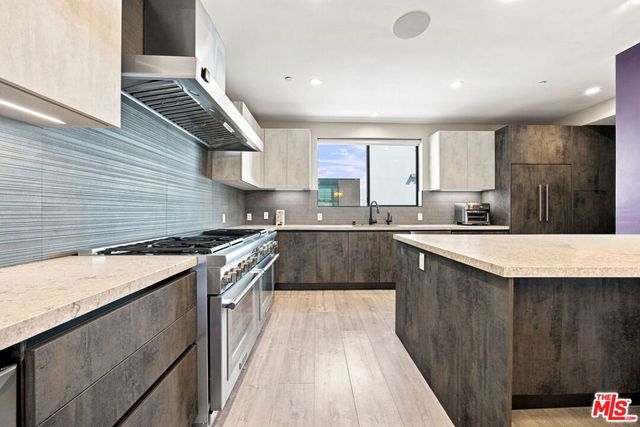 11622 Colfax Meadow Lane, Studio City, CA 91604