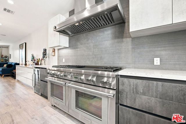 11622 Colfax Meadow Lane, Studio City, CA 91604