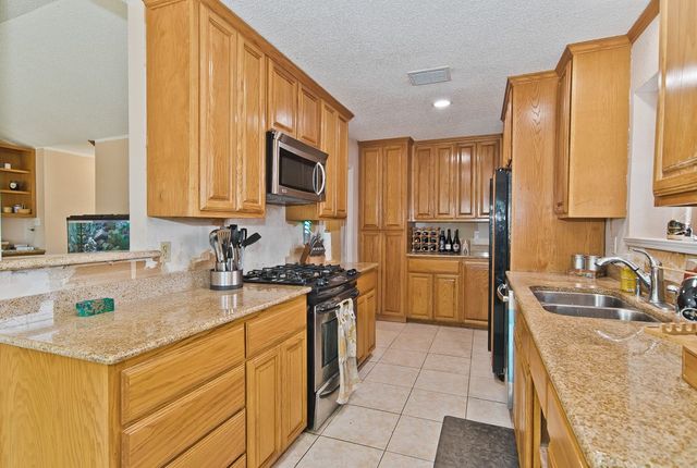 6545 Meadowlark Lane E, Watauga, TX 76148