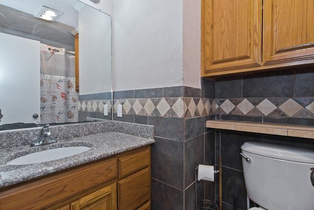 6545 Meadowlark Lane E, Watauga, TX 76148