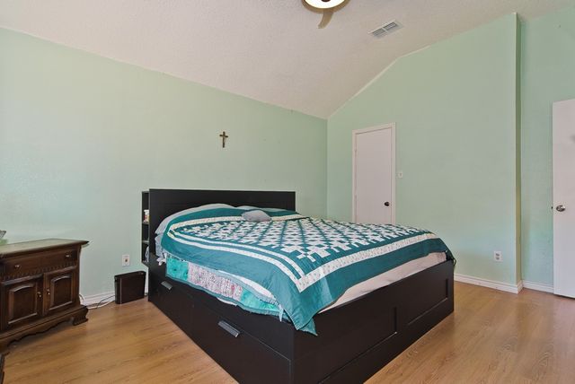 6545 Meadowlark Lane E, Watauga, TX 76148