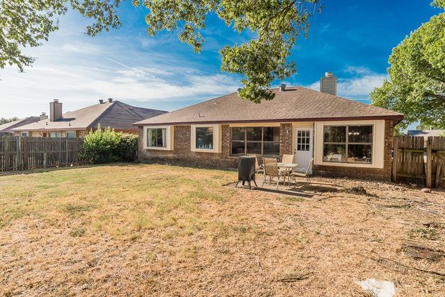 6545 Meadowlark Lane E, Watauga, TX 76148