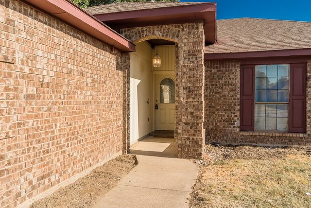 6545 Meadowlark Lane E, Watauga, TX 76148