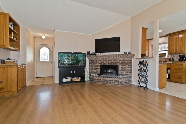 6545 Meadowlark Lane E, Watauga, TX 76148