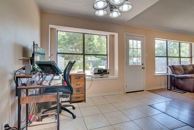 6545 Meadowlark Lane E, Watauga, TX 76148