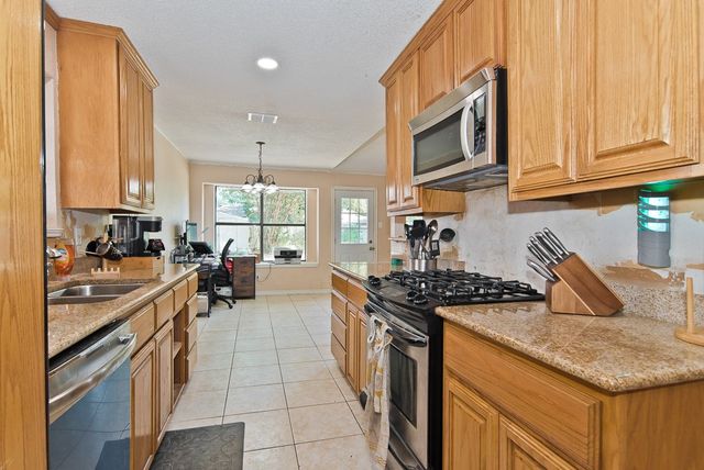 6545 Meadowlark Lane E, Watauga, TX 76148