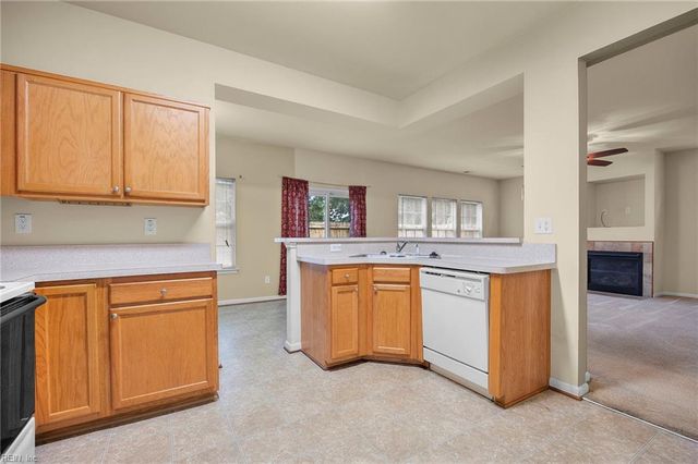 4004 River Breeze CIR, Chesapeake, VA 23321