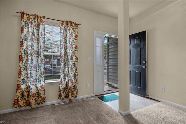 4004 River Breeze CIR, Chesapeake, VA 23321