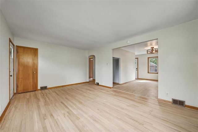 1021 Essex Street, Eau Claire, WI 54703