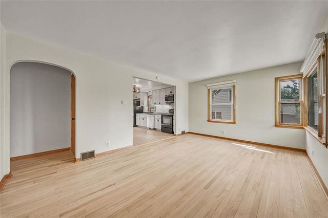 1021 Essex Street, Eau Claire, WI 54703