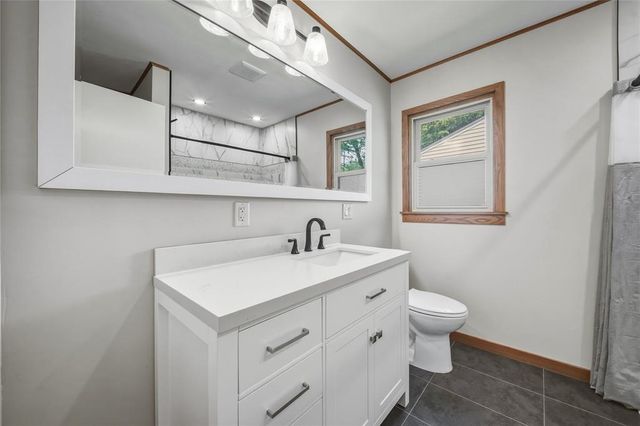 1021 Essex Street, Eau Claire, WI 54703