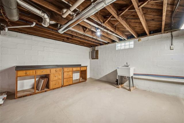 1021 Essex Street, Eau Claire, WI 54703
