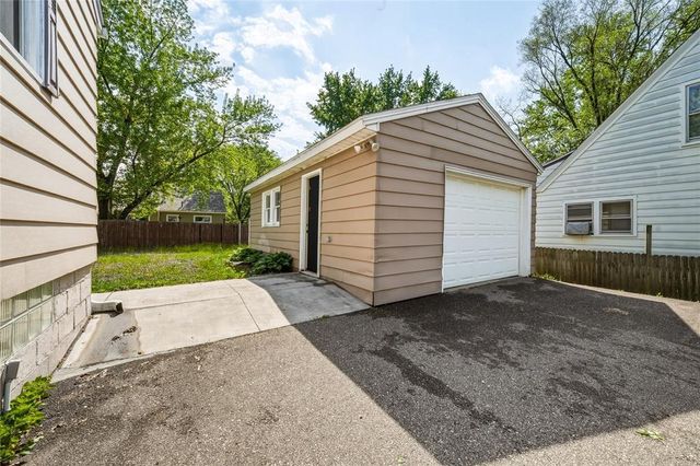 1021 Essex Street, Eau Claire, WI 54703