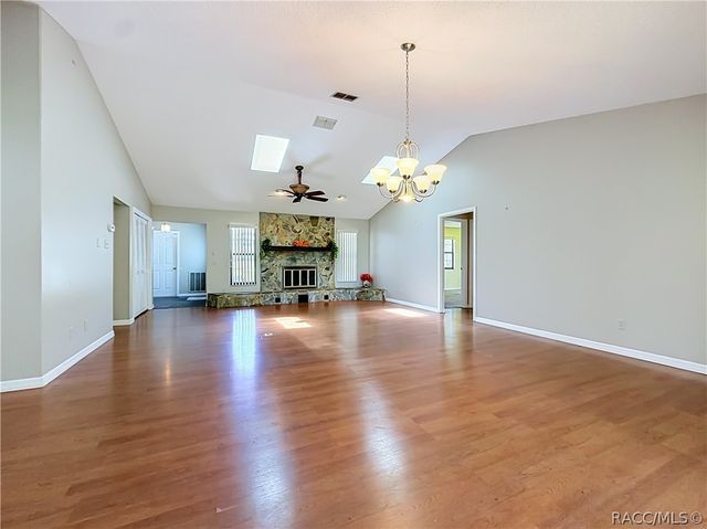 8831 E Sandpiper Drive, Inverness, FL 34450