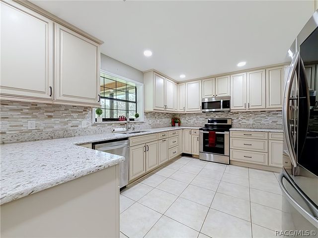 8831 E Sandpiper Drive, Inverness, FL 34450