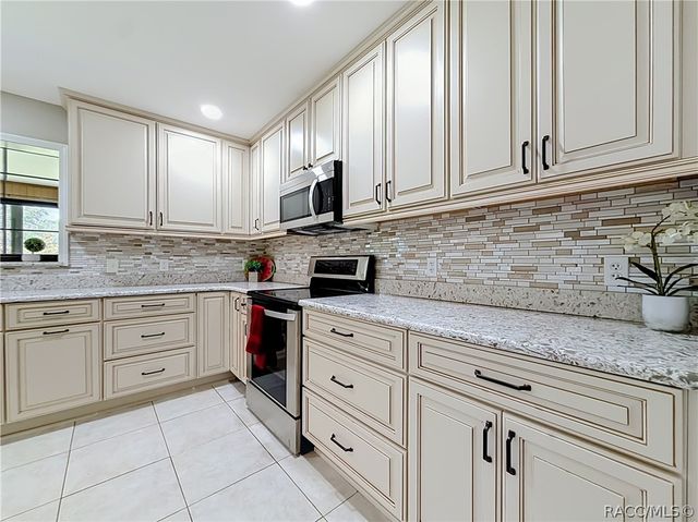 8831 E Sandpiper Drive, Inverness, FL 34450