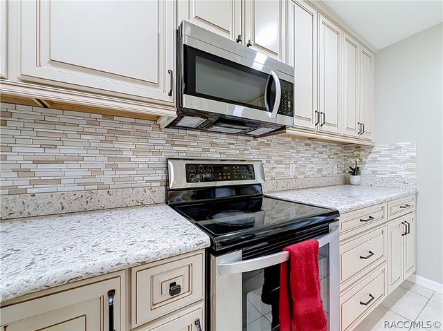 8831 E Sandpiper Drive, Inverness, FL 34450
