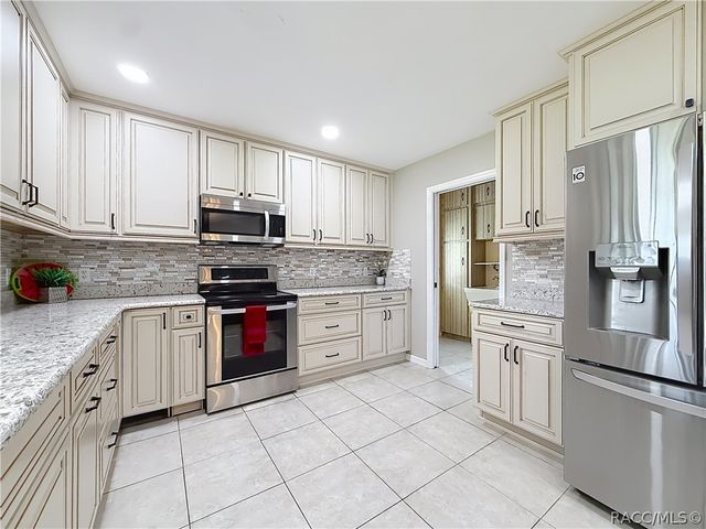 8831 E Sandpiper Drive, Inverness, FL 34450