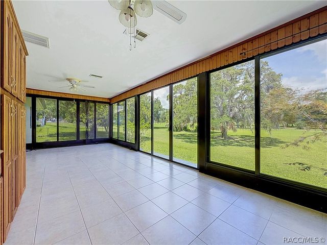 8831 E Sandpiper Drive, Inverness, FL 34450