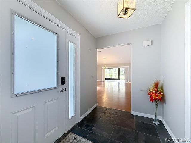 8831 E Sandpiper Drive, Inverness, FL 34450