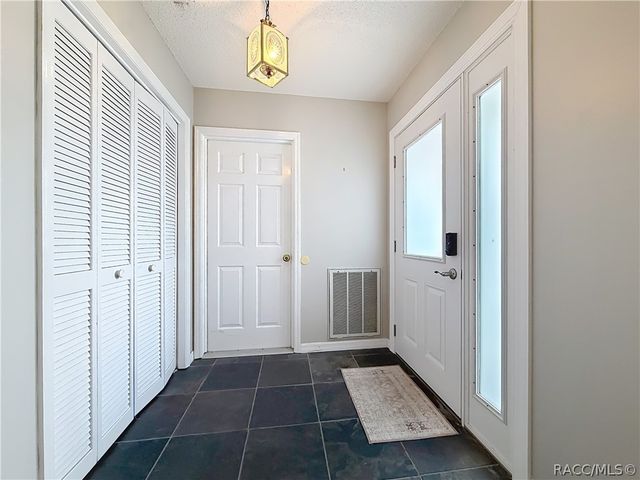 8831 E Sandpiper Drive, Inverness, FL 34450