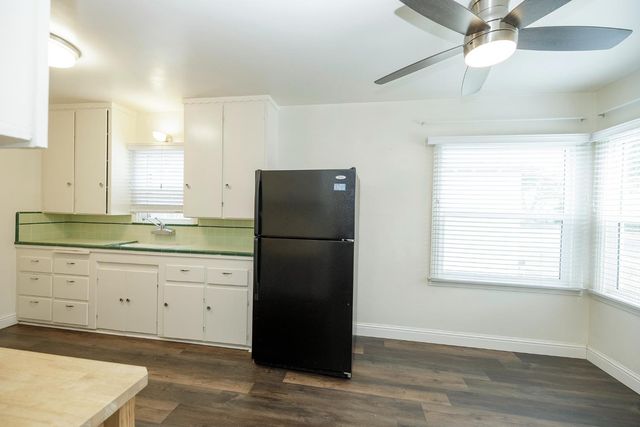 1732 2nd St, Escalon, CA 95320